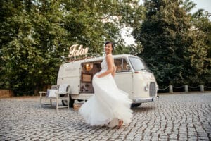 Fräulein Ella - Der Fotobus. Die rollende Photobooth für deine Feier, dein Event oder deine Hochzeit.